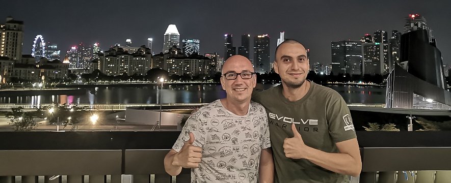 Camilo Hernández de ZYKAX y Eduardo Peña en un encuentro a favor de la imaginación y la creatividad artística